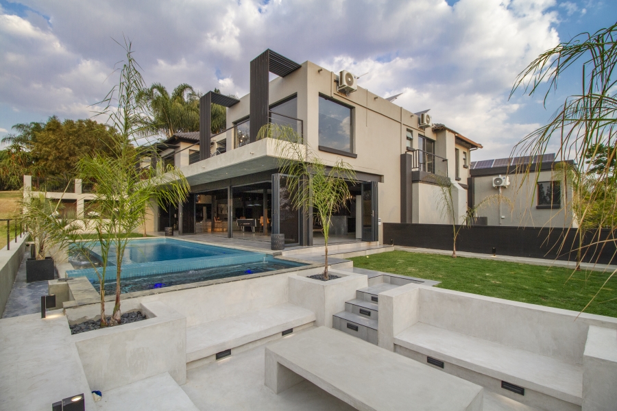 5 Bedroom Property for Sale in Woodhill Estate Gauteng