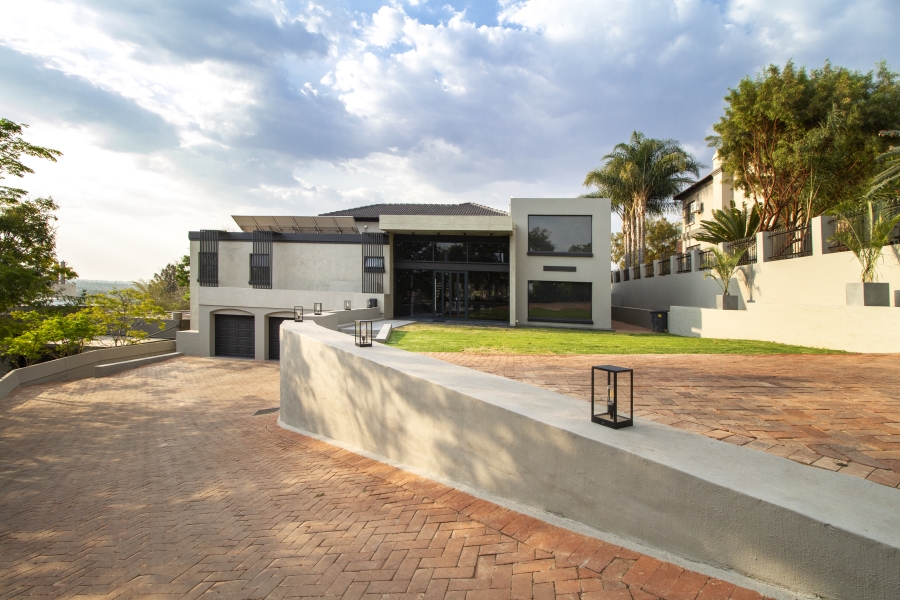 5 Bedroom Property for Sale in Woodhill Estate Gauteng