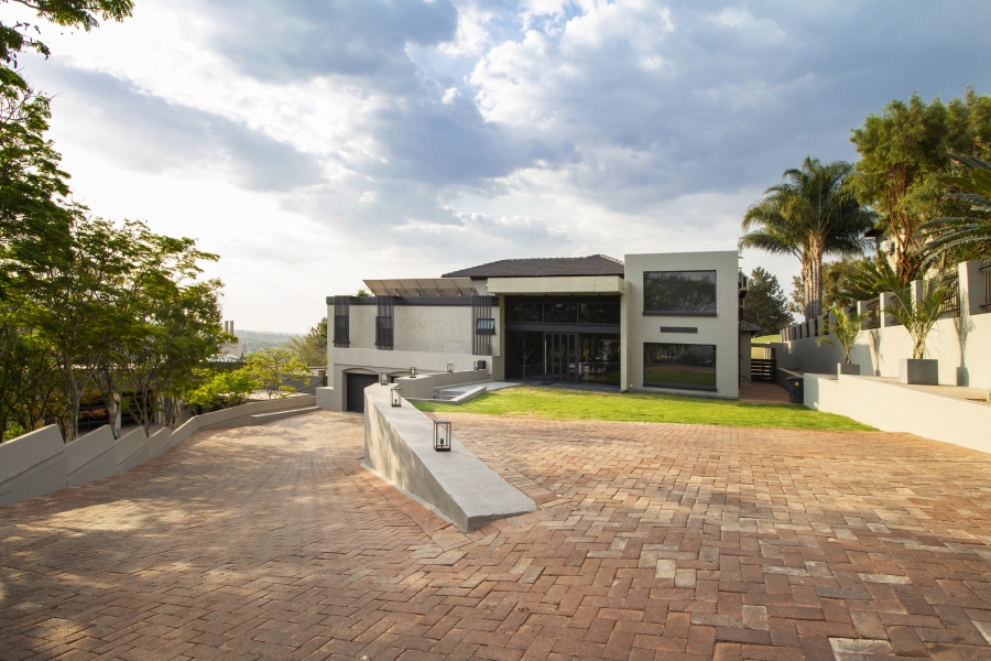 5 Bedroom Property for Sale in Woodhill Estate Gauteng