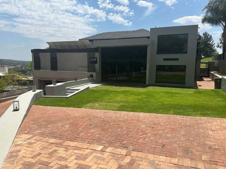 5 Bedroom Property for Sale in Woodhill Estate Gauteng