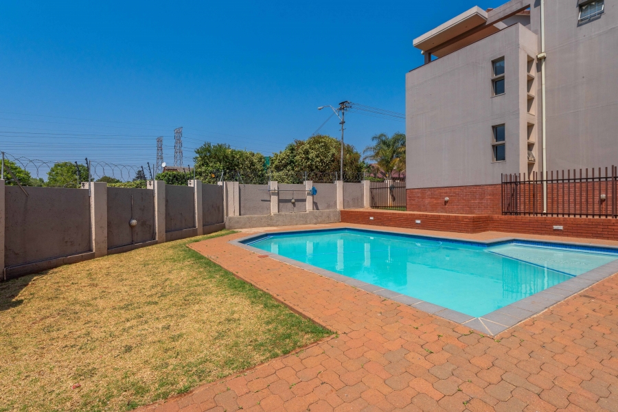 2 Bedroom Property for Sale in Glenanda Gauteng