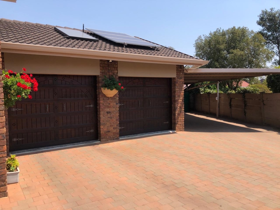 3 Bedroom Property for Sale in Elardus Park Gauteng