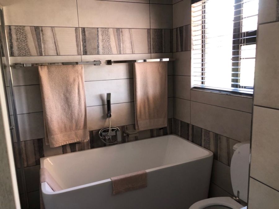 3 Bedroom Property for Sale in Elardus Park Gauteng