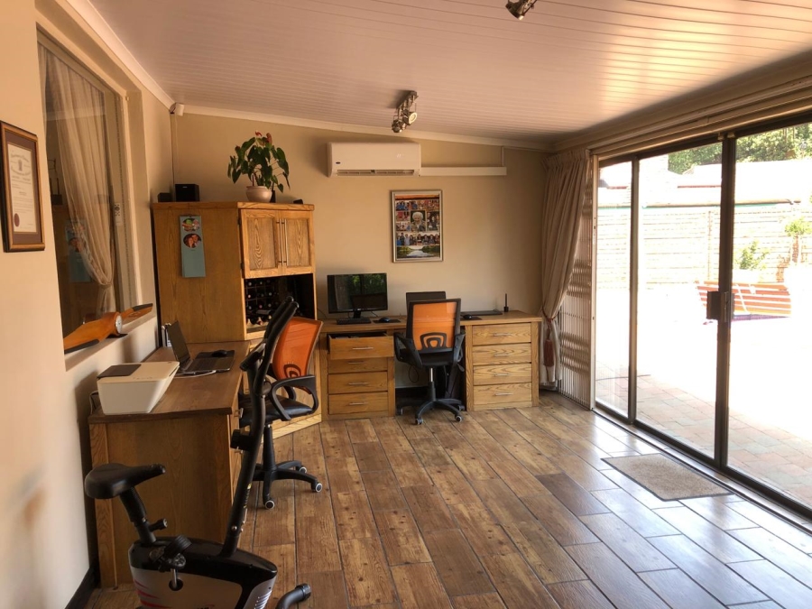 3 Bedroom Property for Sale in Elardus Park Gauteng