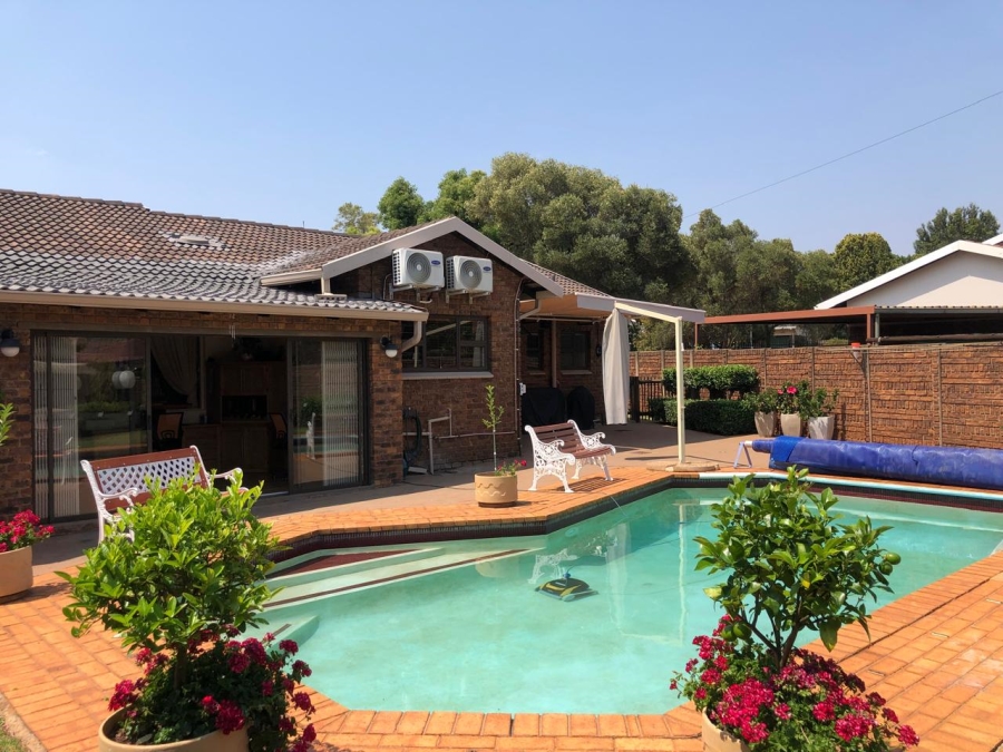 3 Bedroom Property for Sale in Elardus Park Gauteng