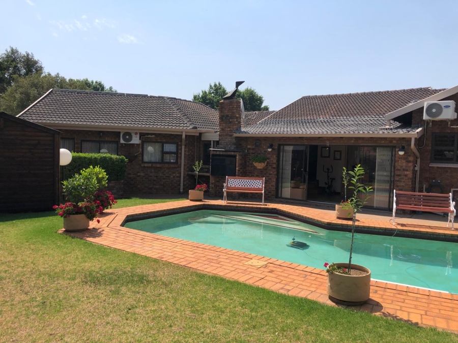 3 Bedroom Property for Sale in Elardus Park Gauteng