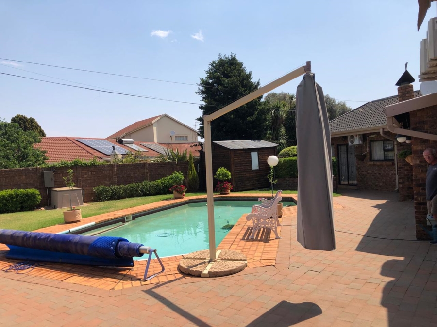 3 Bedroom Property for Sale in Elardus Park Gauteng