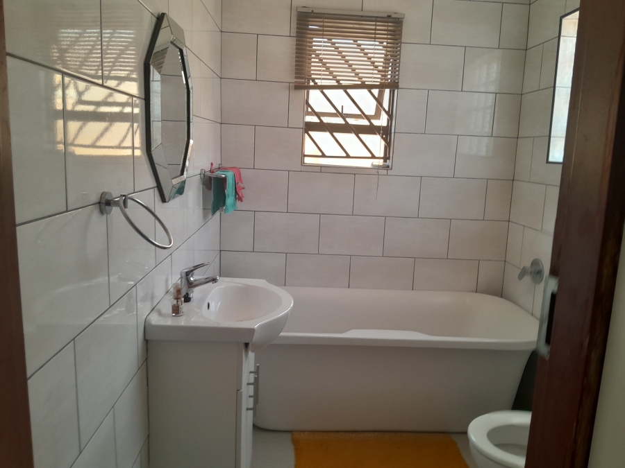 3 Bedroom Property for Sale in Mahube Valley Gauteng