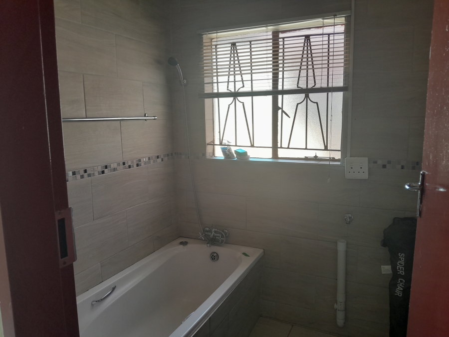 3 Bedroom Property for Sale in Mahube Valley Gauteng