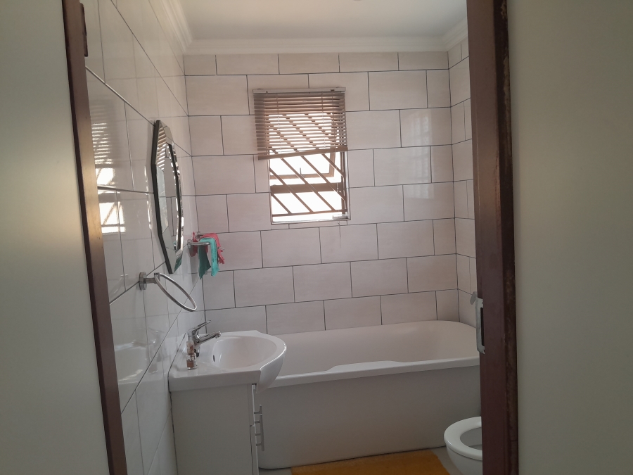 3 Bedroom Property for Sale in Mahube Valley Gauteng