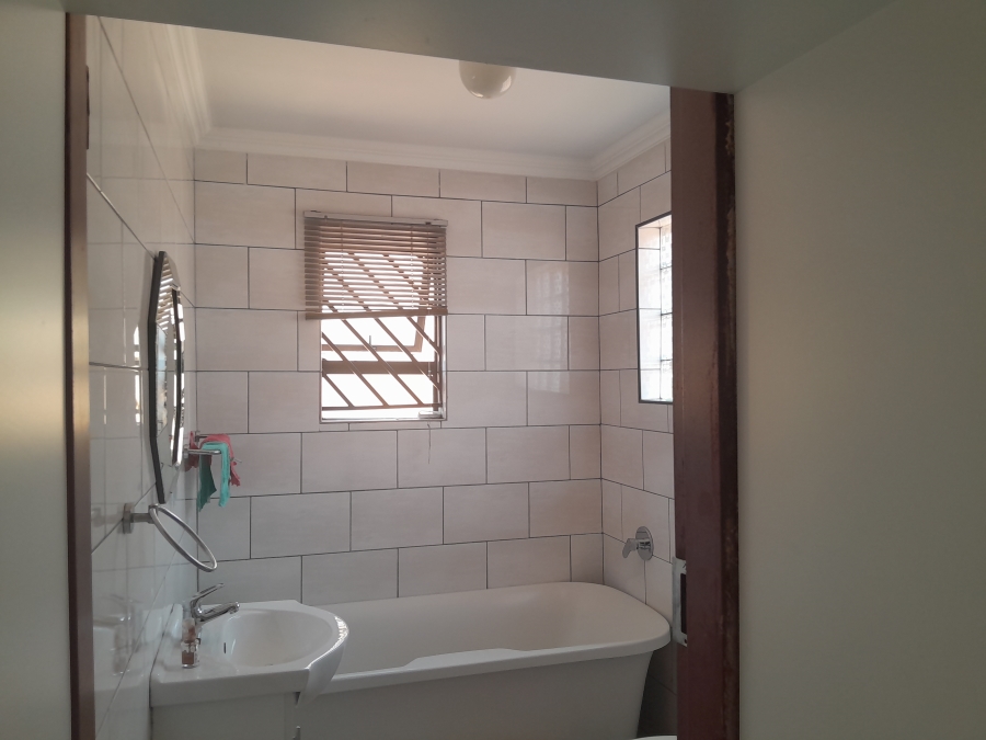 3 Bedroom Property for Sale in Mahube Valley Gauteng