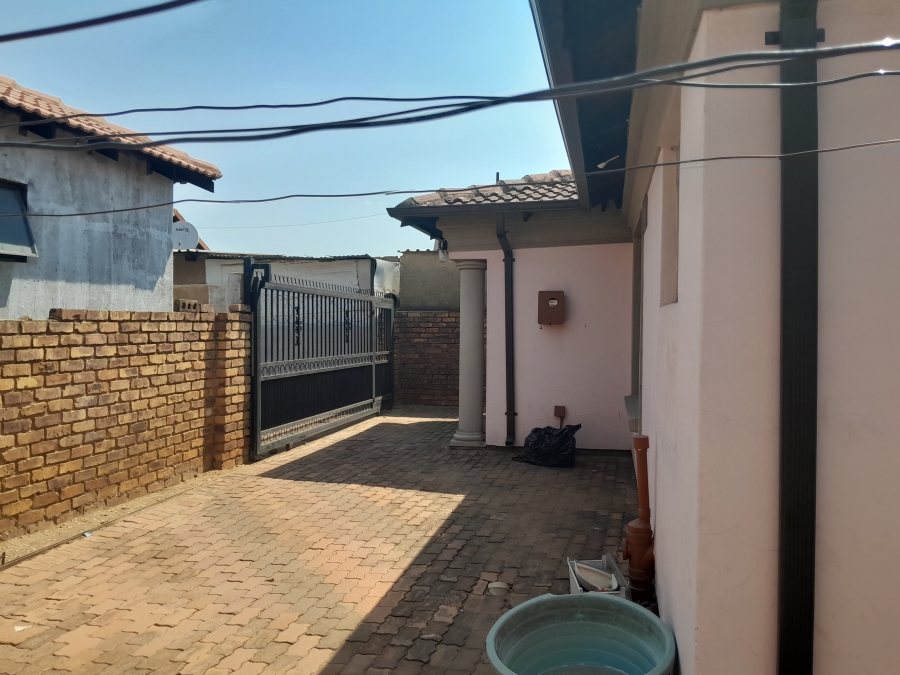 3 Bedroom Property for Sale in Mahube Valley Gauteng