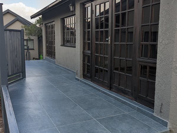 To Let 2 Bedroom Property for Rent in Constantia Kloof Gauteng