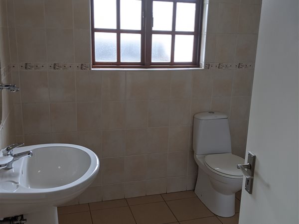 To Let 2 Bedroom Property for Rent in Constantia Kloof Gauteng