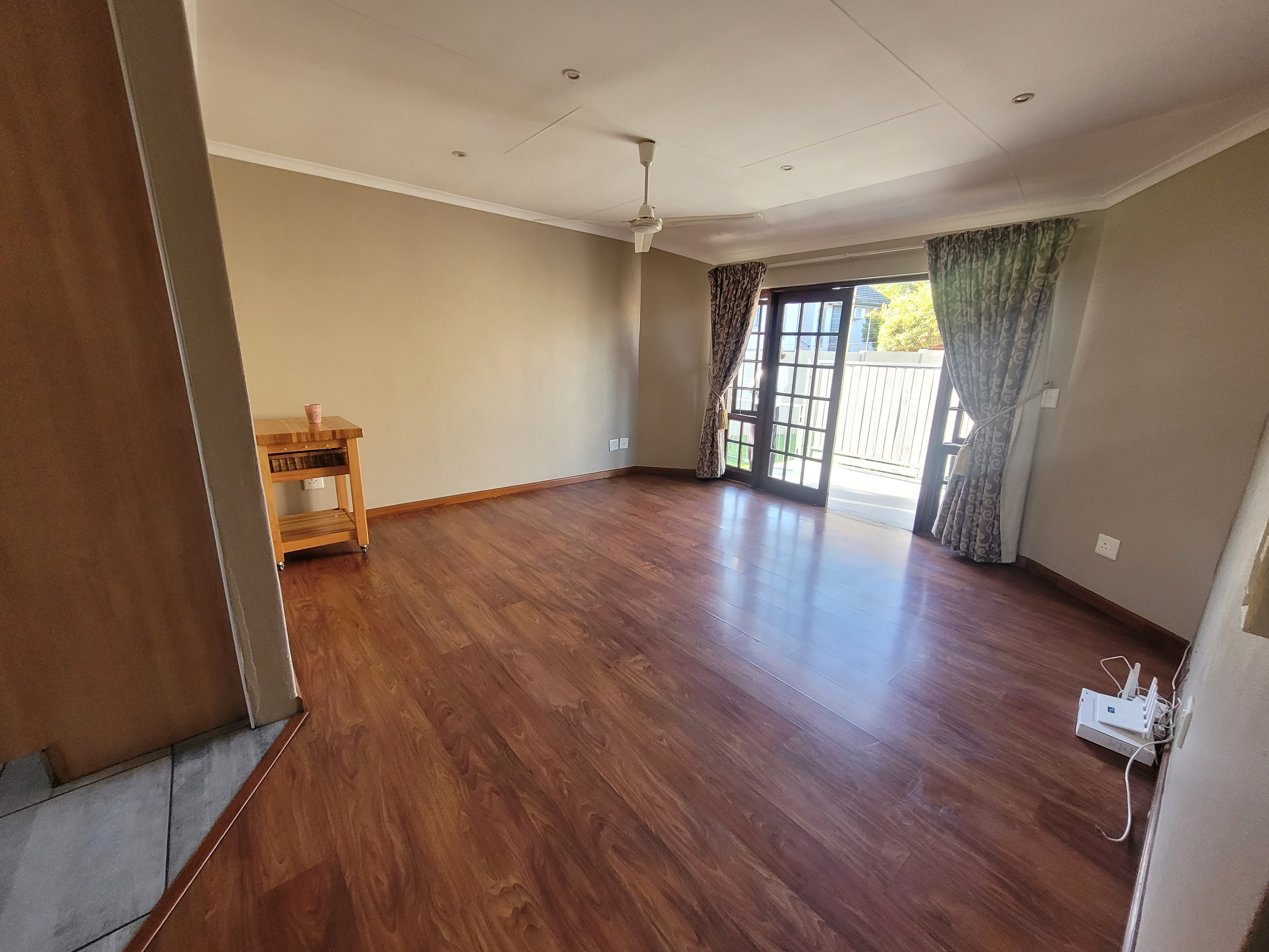 To Let 2 Bedroom Property for Rent in Constantia Kloof Gauteng