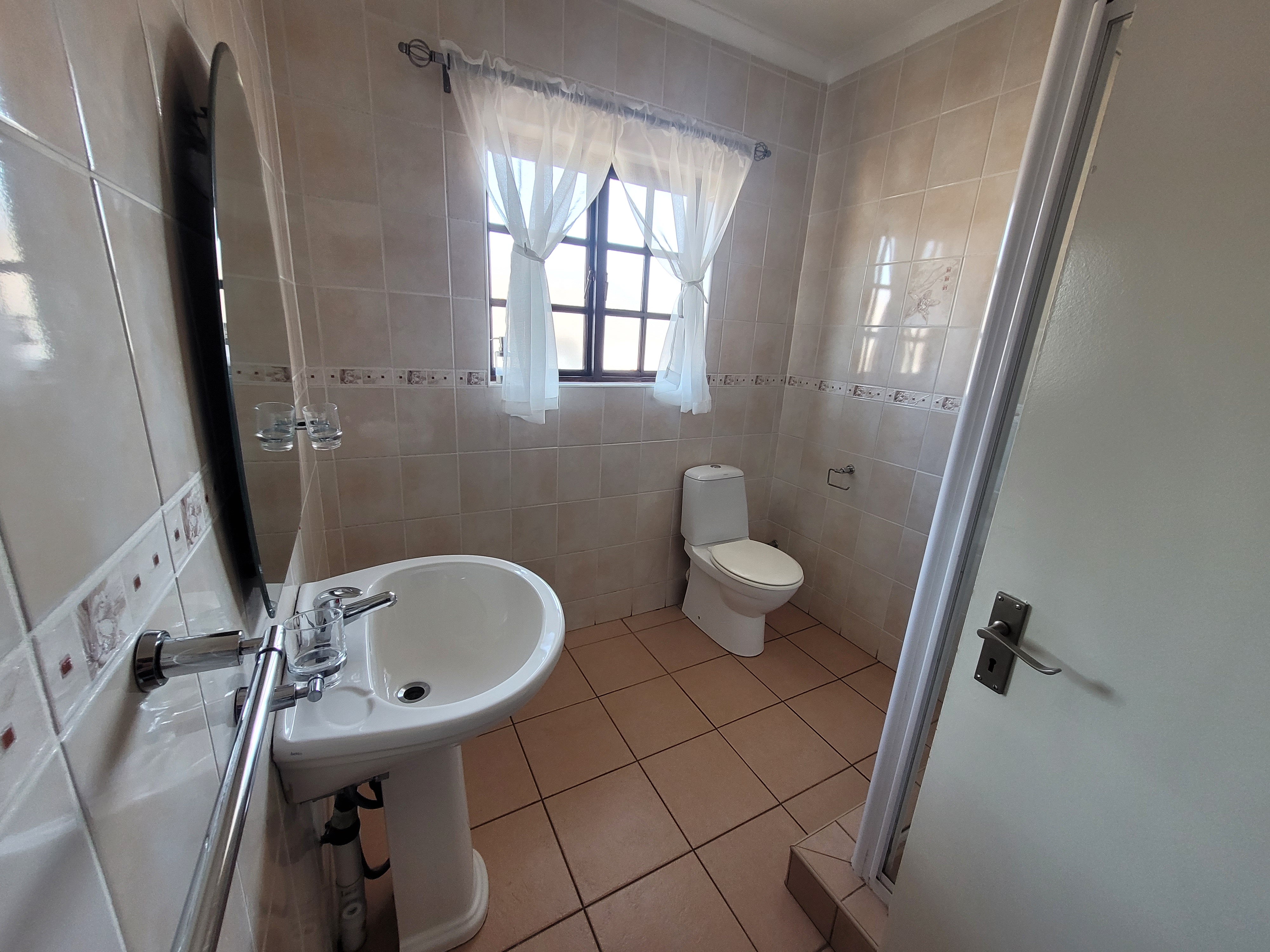 To Let 2 Bedroom Property for Rent in Constantia Kloof Gauteng