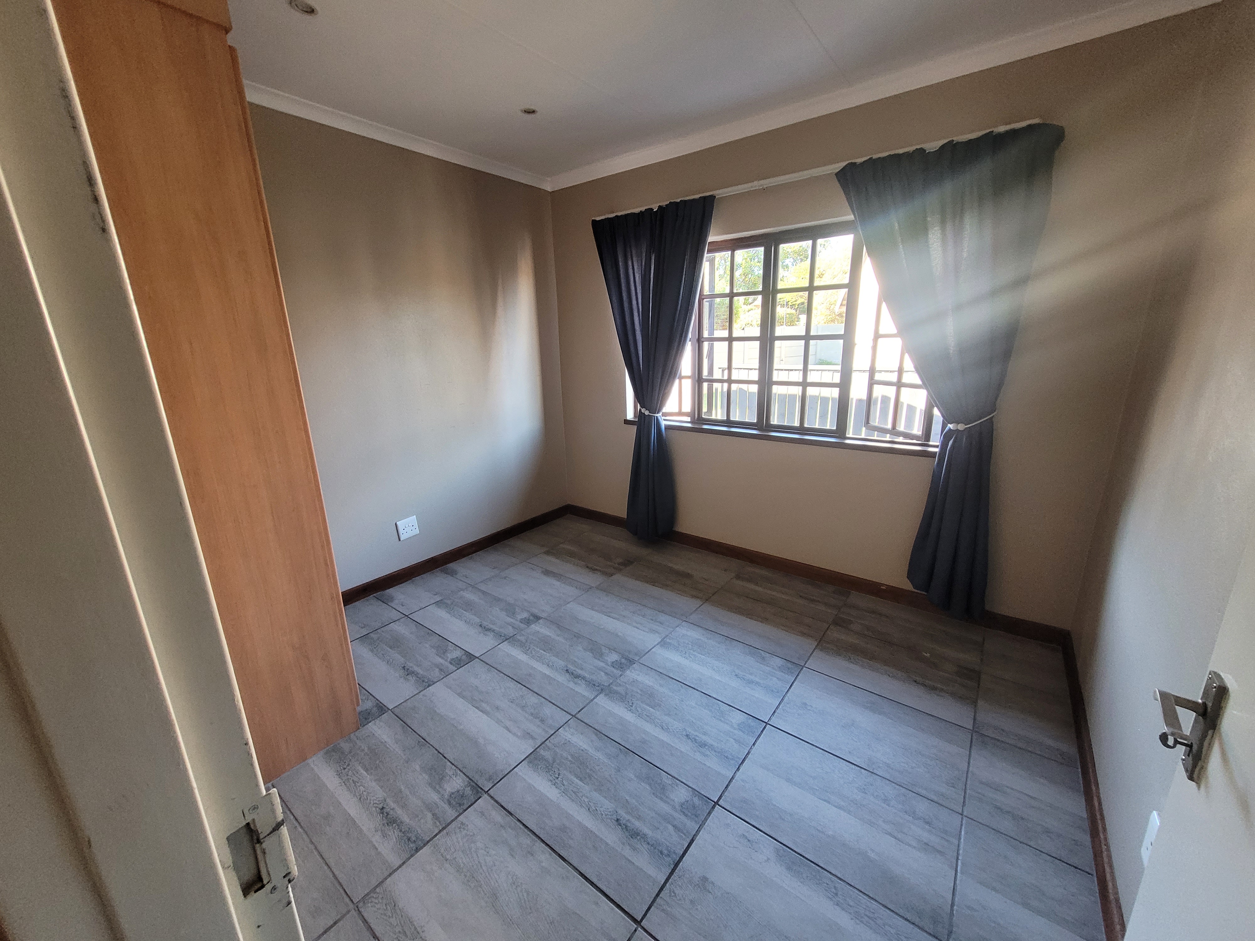 To Let 2 Bedroom Property for Rent in Constantia Kloof Gauteng