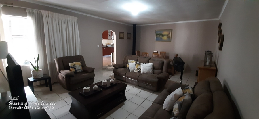 5 Bedroom Property for Sale in Albertsdal Gauteng