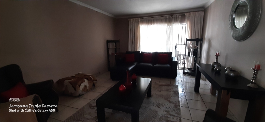 5 Bedroom Property for Sale in Albertsdal Gauteng