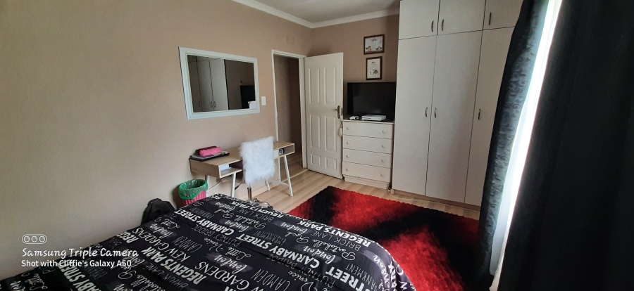 5 Bedroom Property for Sale in Albertsdal Gauteng