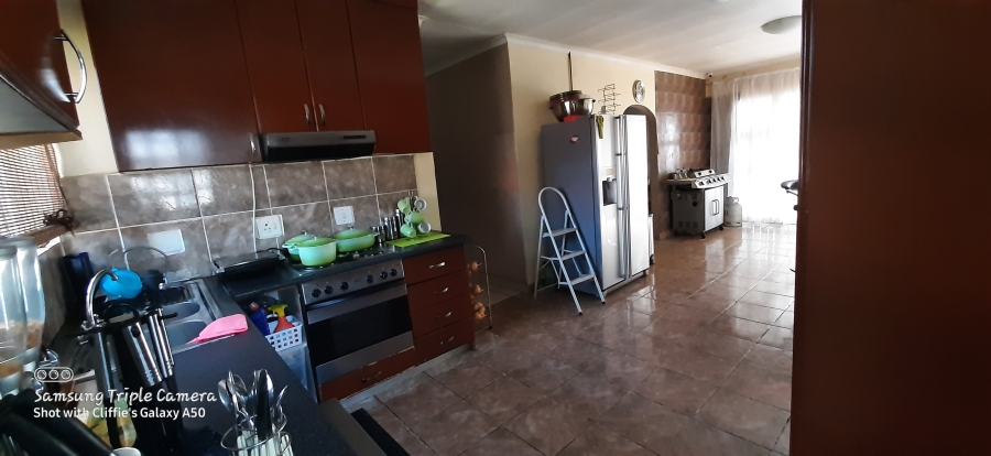 5 Bedroom Property for Sale in Albertsdal Gauteng