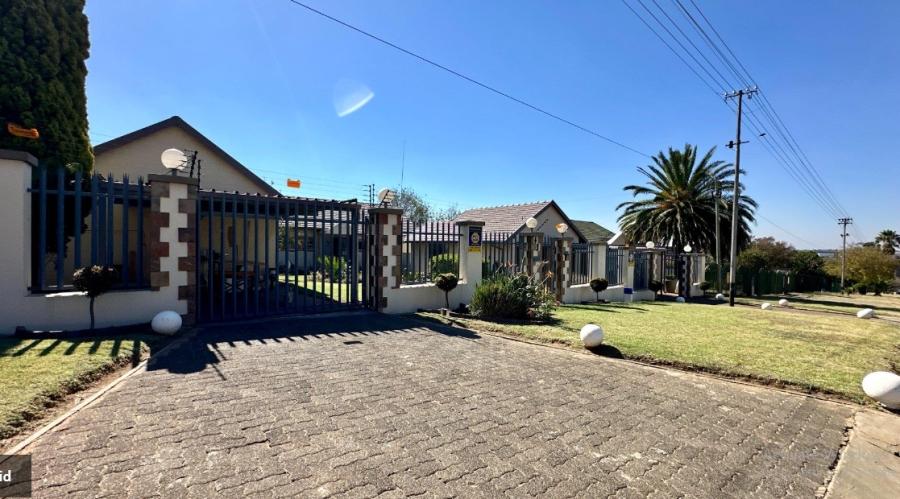 3 Bedroom Property for Sale in Tulisa Park Gauteng