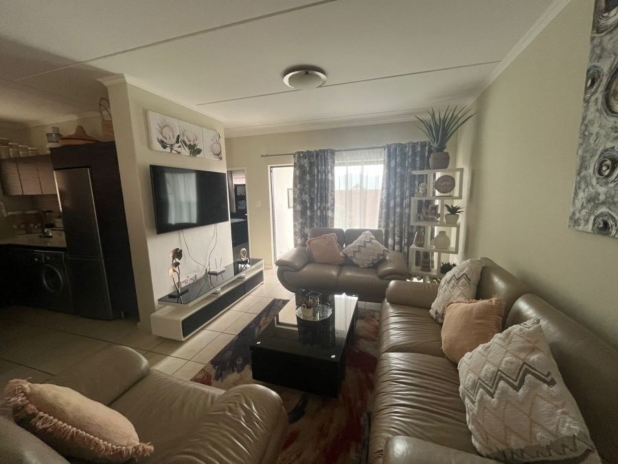 3 Bedroom Property for Sale in Oakdene Gauteng