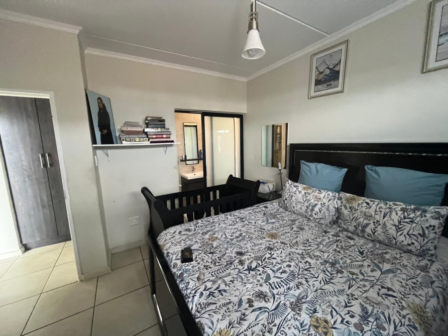 3 Bedroom Property for Sale in Oakdene Gauteng