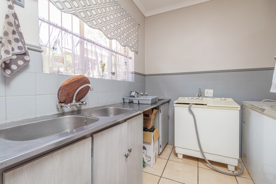 3 Bedroom Property for Sale in Rooihuiskraal Gauteng