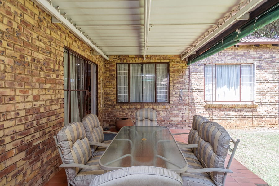 3 Bedroom Property for Sale in Eldoraigne Gauteng