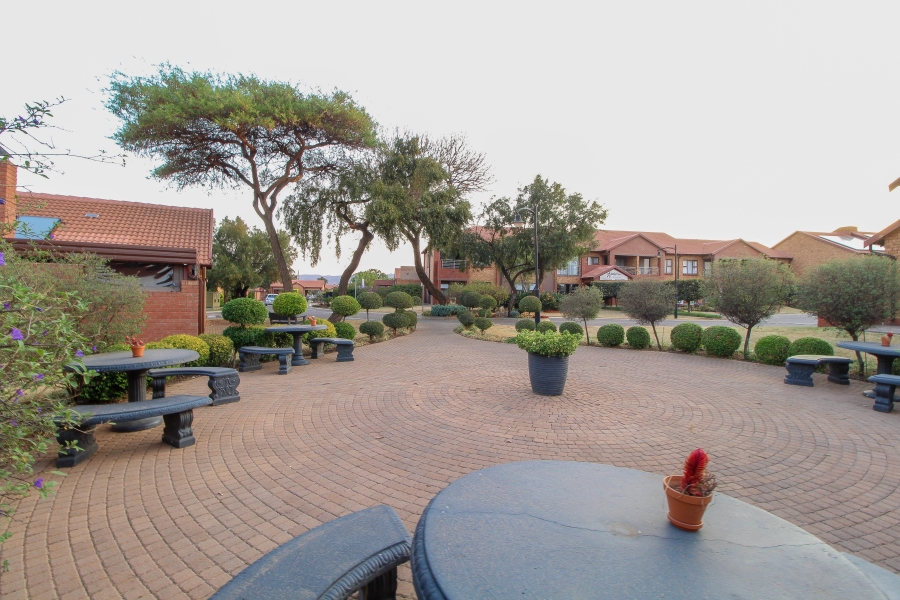 2 Bedroom Property for Sale in Willow Park Manor Gauteng