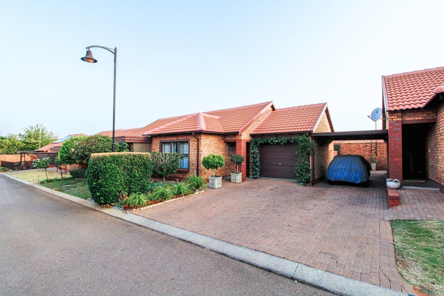 2 Bedroom Property for Sale in Willow Park Manor Gauteng