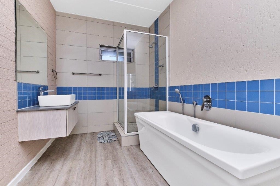 1 Bedroom Property for Sale in Paulshof Gauteng