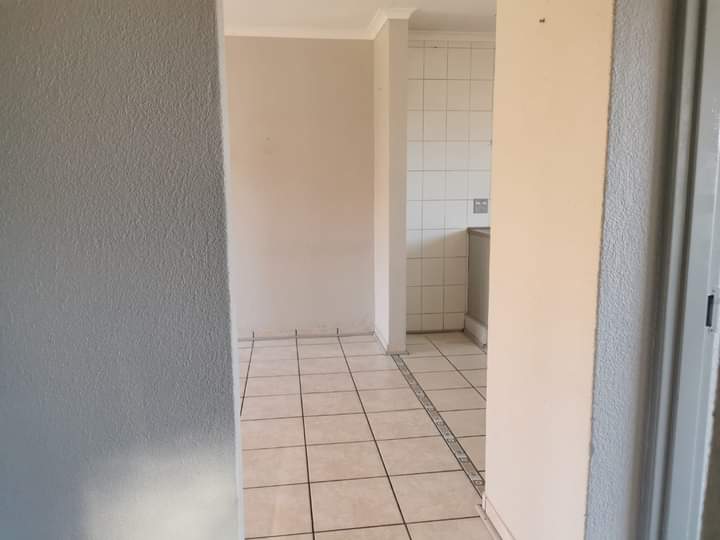 2 Bedroom Property for Sale in Sonneveld Gauteng