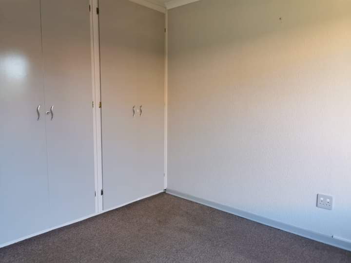 2 Bedroom Property for Sale in Sonneveld Gauteng