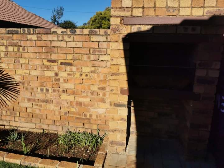 2 Bedroom Property for Sale in Sonneveld Gauteng