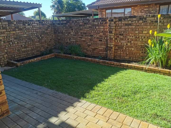 2 Bedroom Property for Sale in Sonneveld Gauteng