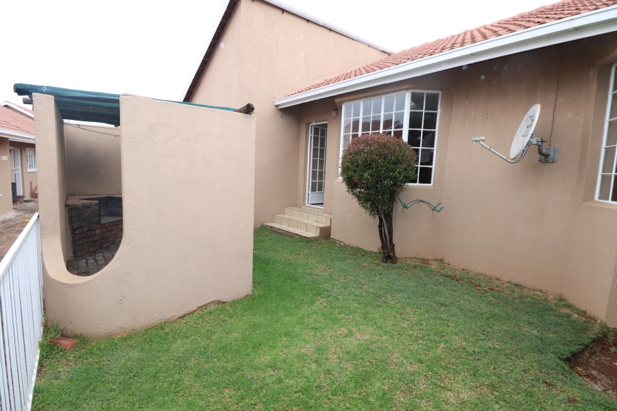 To Let 2 Bedroom Property for Rent in Norkem Park Gauteng