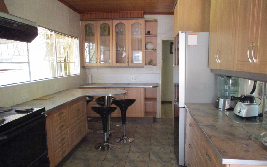 5 Bedroom Property for Sale in Constantia Kloof Gauteng