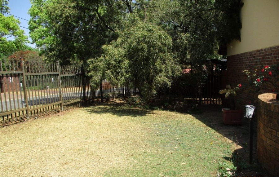 5 Bedroom Property for Sale in Constantia Kloof Gauteng