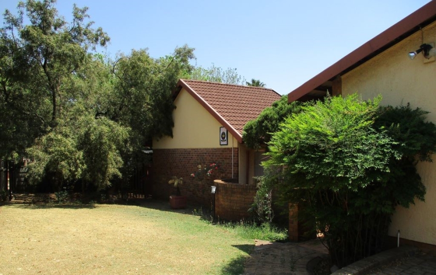 5 Bedroom Property for Sale in Constantia Kloof Gauteng