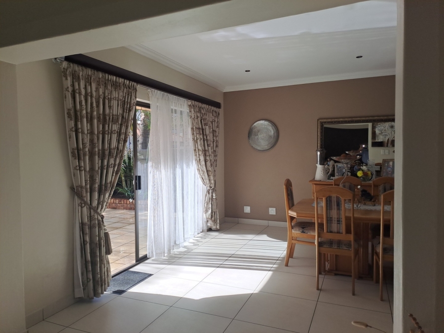 3 Bedroom Property for Sale in Sonneveld Gauteng