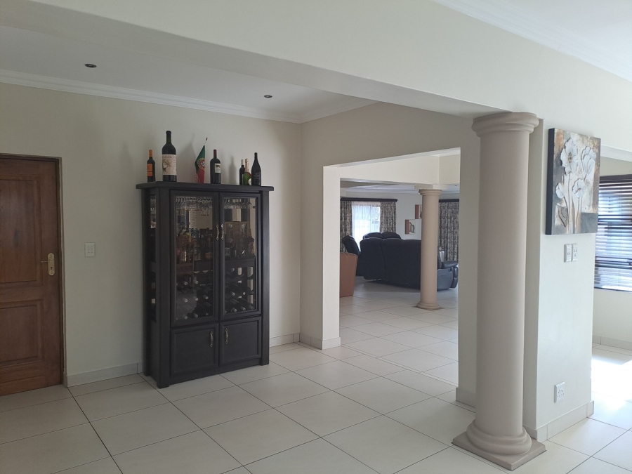 3 Bedroom Property for Sale in Sonneveld Gauteng