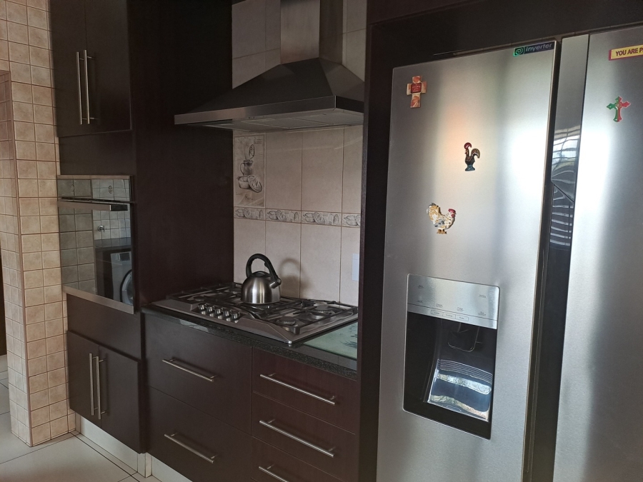 3 Bedroom Property for Sale in Sonneveld Gauteng
