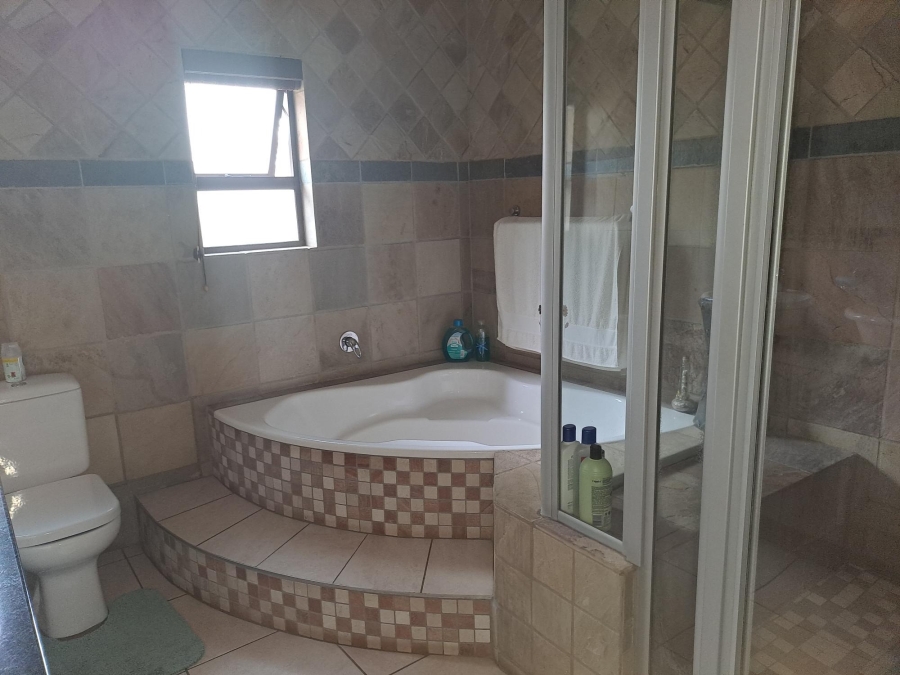 3 Bedroom Property for Sale in Sonneveld Gauteng