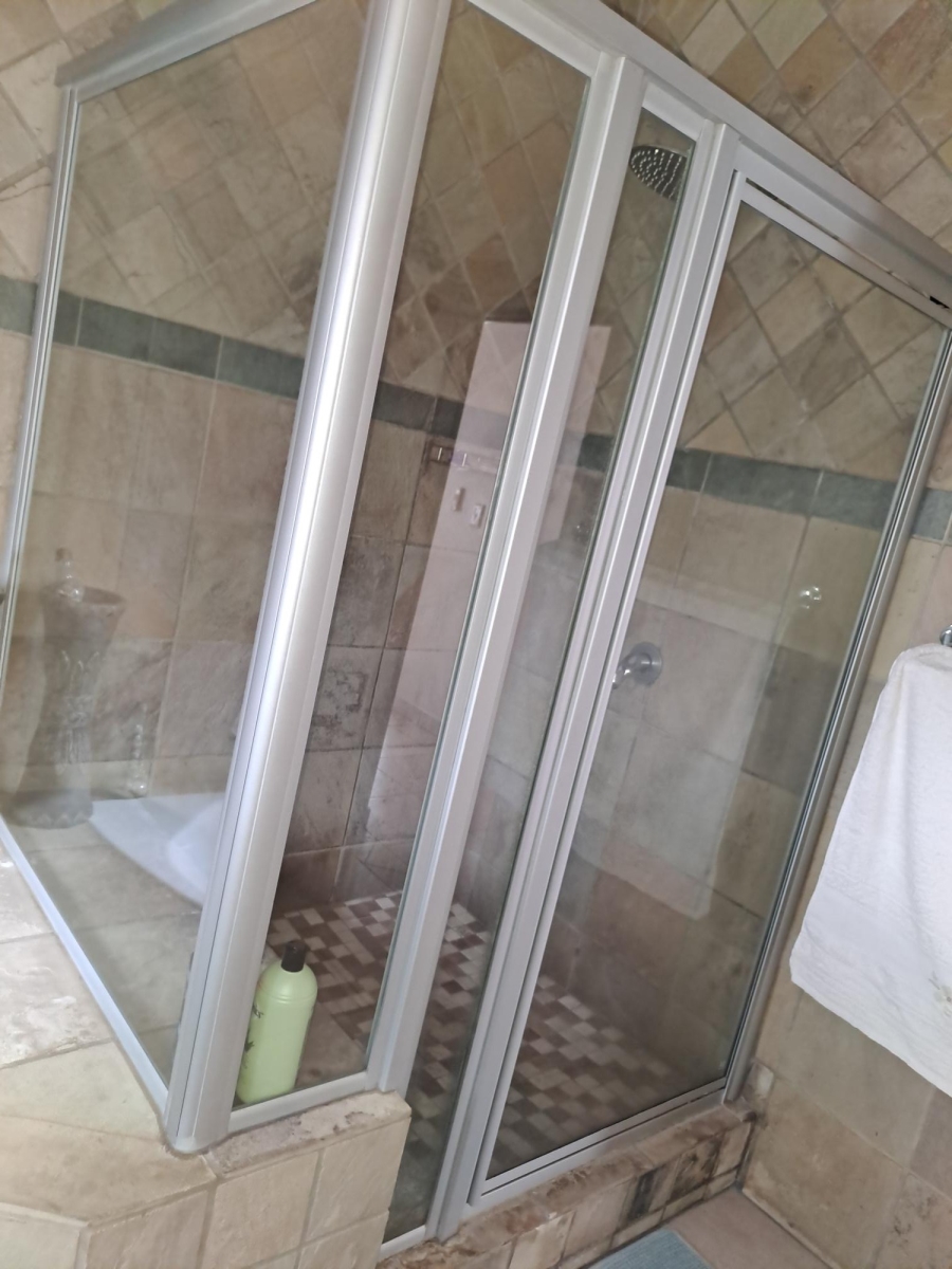 3 Bedroom Property for Sale in Sonneveld Gauteng