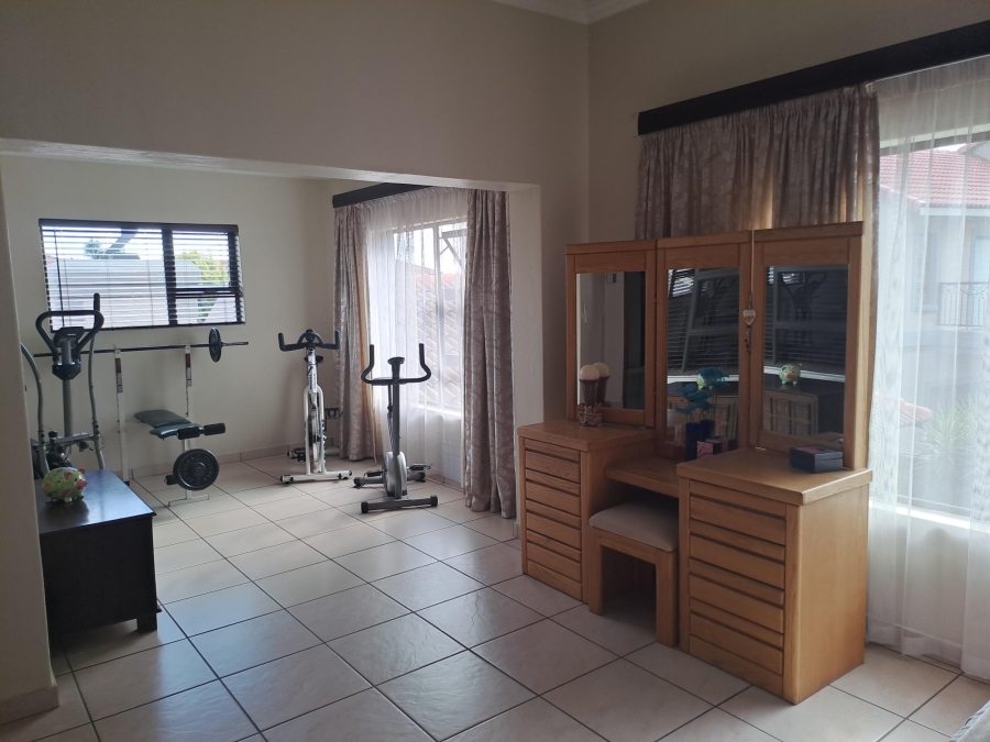 3 Bedroom Property for Sale in Sonneveld Gauteng