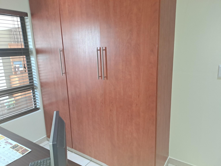 3 Bedroom Property for Sale in Sonneveld Gauteng