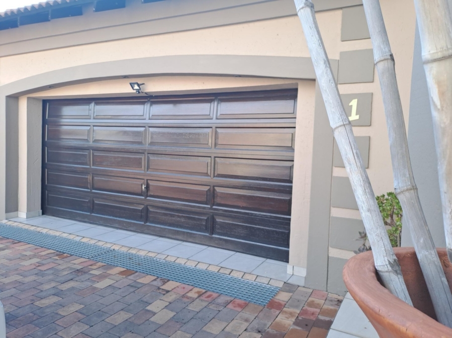 3 Bedroom Property for Sale in Sonneveld Gauteng