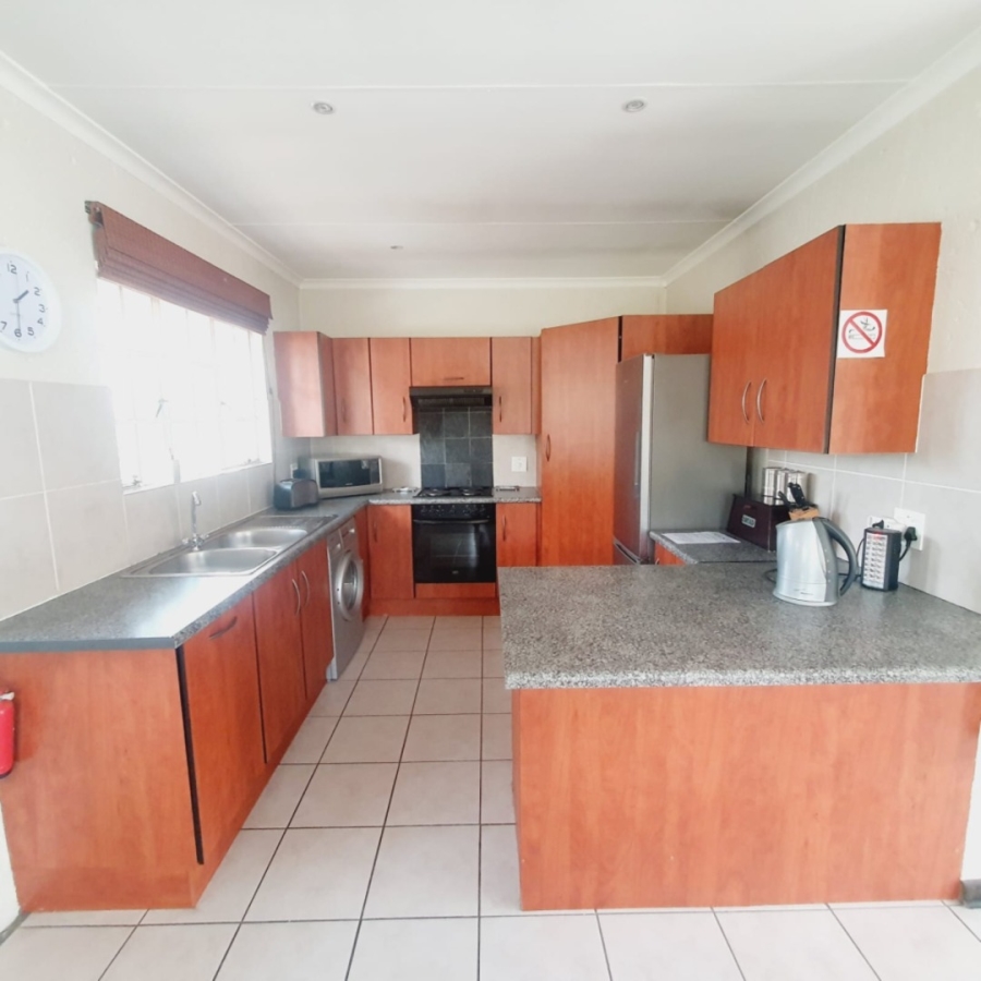 To Let 2 Bedroom Property for Rent in Rivonia Gauteng